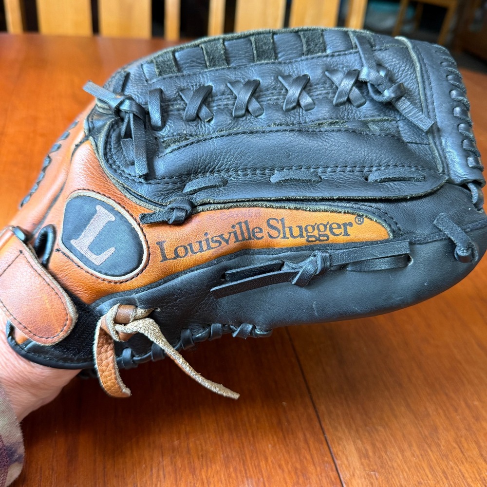 Louisville Slugger LP1350 Players Series 13.5" Leather Baseball Glove RHT